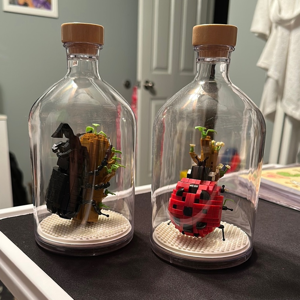 MicroBrick Insect in Display Bottles